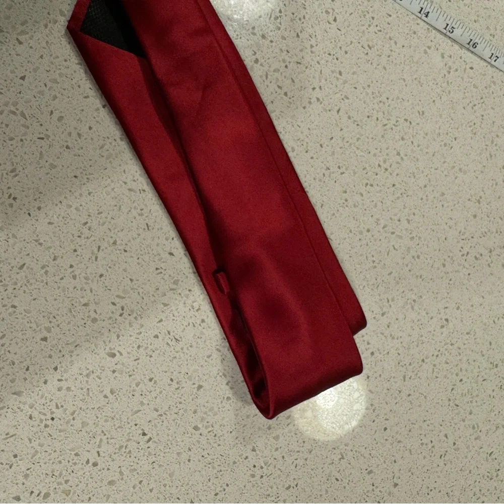 Joseph & Feiss Gold Men’s Standard Adult Elegant Red Polyester  Tie